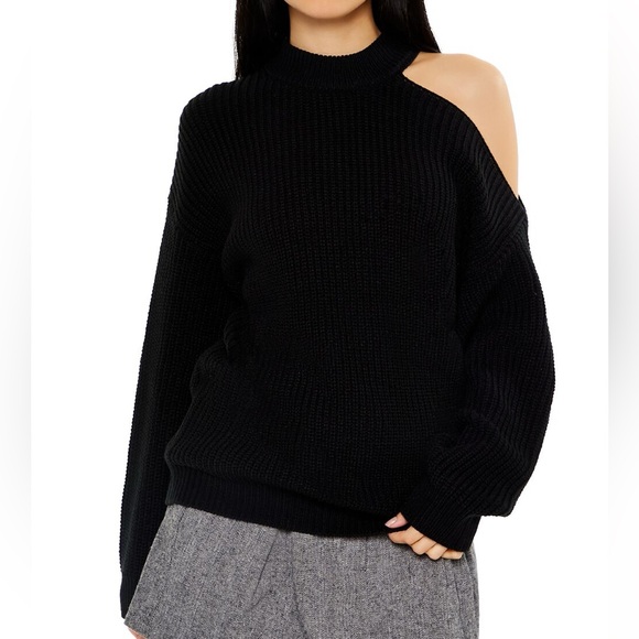 Forever 21 Asymmetrical Off-Shoulder Sweater - Picture 1 of 5